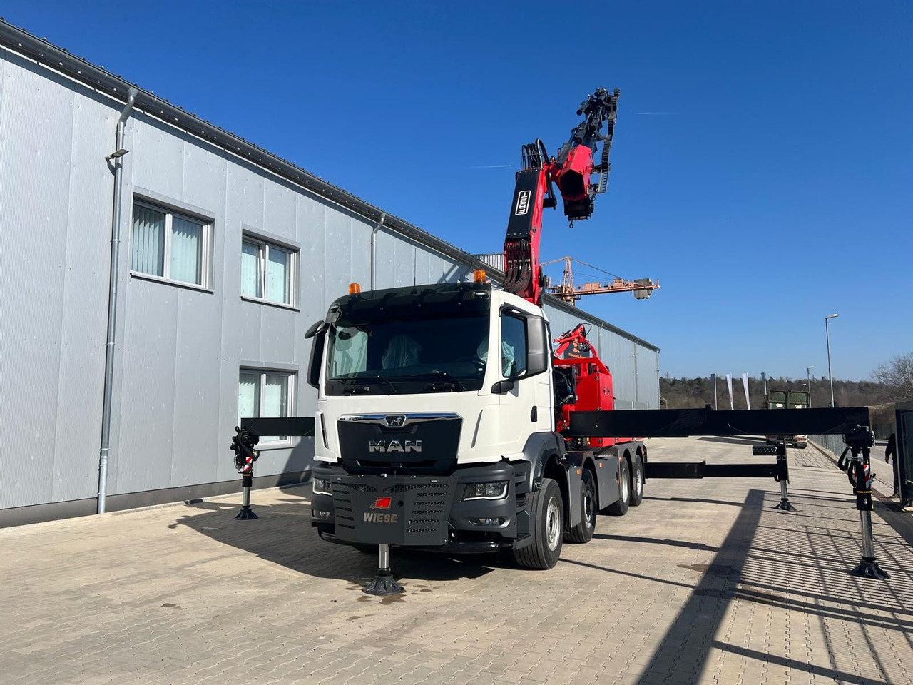 MAN 8x4 mit F1150RA.2.28 L616 Winde, 2.per. Korb - Kamion sa tovarnim sandukom, Kamion sa dizalicom: slika 4 MAN 8x4 mit F1150RA.2.28 L616 Winde, 2.per. Korb - Kamion sa tovarnim sandukom, Kamion sa dizalicom: slika 4