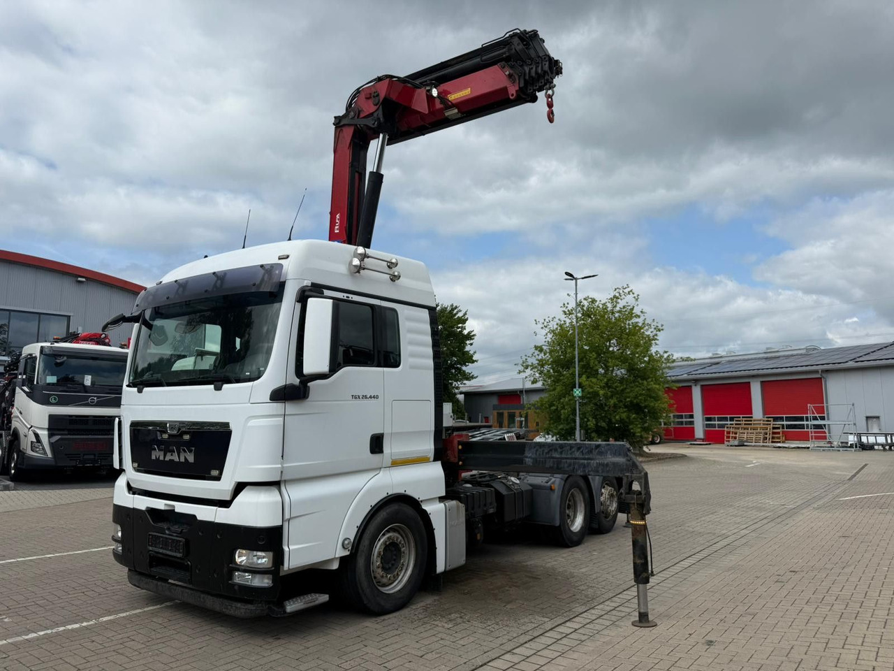 MAN TGX 26.440 6x2 mit HMF 3000-5 Kran TÜV NEU - Kamion sa dizalicom: slika 1 MAN TGX 26.440 6x2 mit HMF 3000-5 Kran TÜV NEU - Kamion sa dizalicom: slika 1