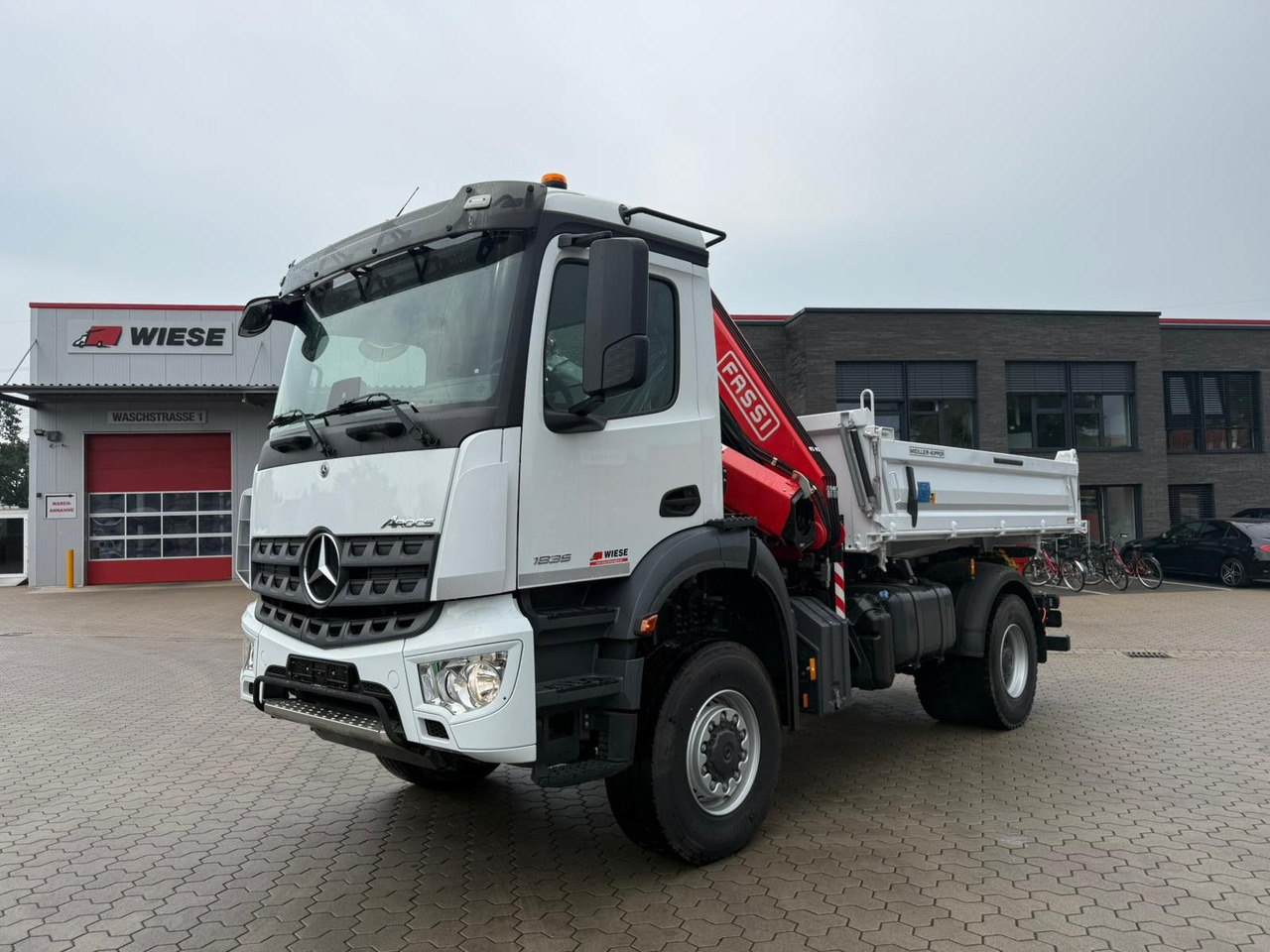 Mercedes-Benz Arocs 1835 4x4 Allrad Fassi F135 Kran Kipper - Istovarivač, Kamion sa dizalicom: slika 1 Mercedes-Benz Arocs 1835 4x4 Allrad Fassi F135 Kran Kipper - Istovarivač, Kamion sa dizalicom: slika 1