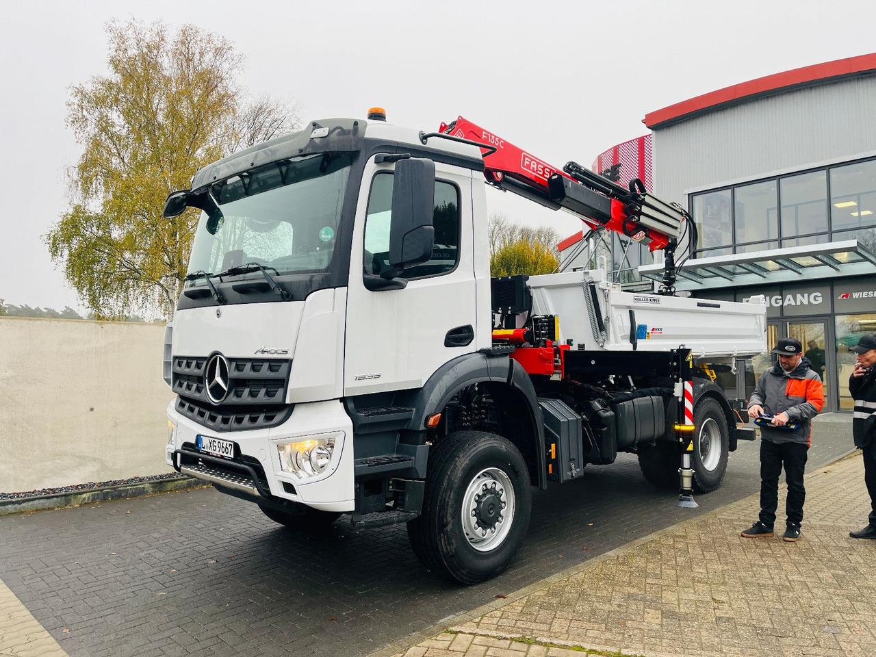 Mercedes-Benz Arocs 1835 4x4 Meiller Fassi Kran Kipper - Istovarivač, Kamion sa dizalicom: slika 1 Mercedes-Benz Arocs 1835 4x4 Meiller Fassi Kran Kipper - Istovarivač, Kamion sa dizalicom: slika 1