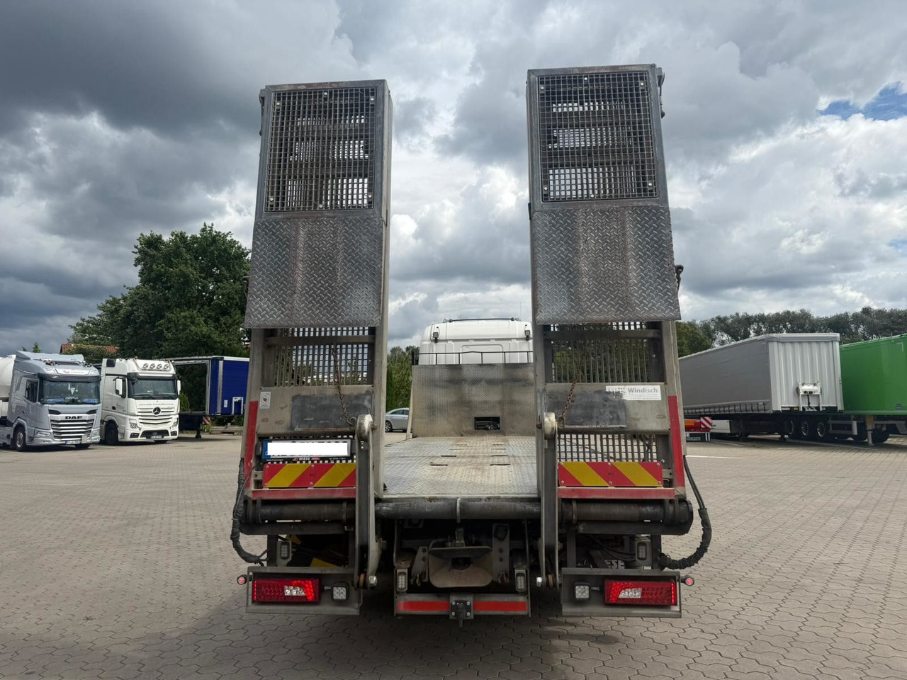 Scania G450 Baumaschinentransporter mit Rampen - Kamion sa tovarnim sandukom: slika 5 Scania G450 Baumaschinentransporter mit Rampen - Kamion sa tovarnim sandukom: slika 5