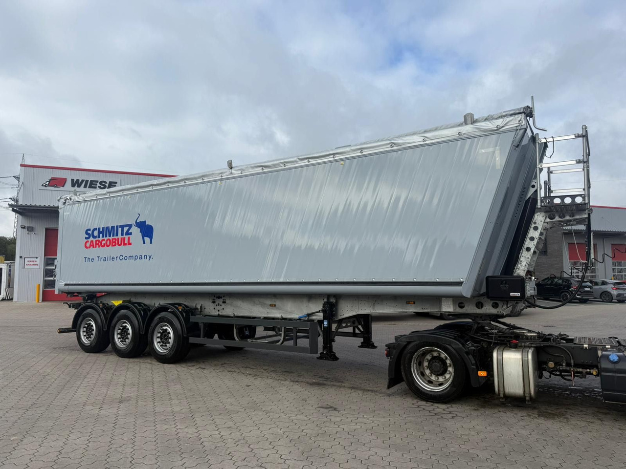 Schmitz Cargobull SCB S3D Alu Kipper 60m³ Fast Neuwertig OKUSLIDE - Poluprikolica istovarivača: slika 1 Schmitz Cargobull SCB S3D Alu Kipper 60m³ Fast Neuwertig OKUSLIDE - Poluprikolica istovarivača: slika 1
