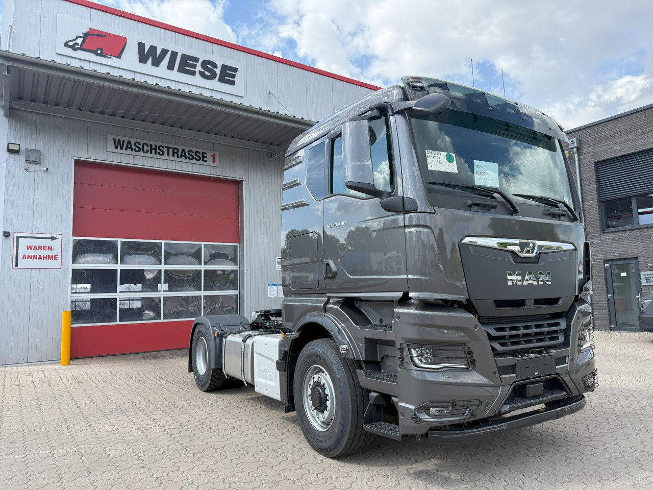 MAN TGX 18.480 4x2 HydroDrive Allrad mit Hydraulik - Tegljač: slika 1 MAN TGX 18.480 4x2 HydroDrive Allrad mit Hydraulik - Tegljač: slika 1