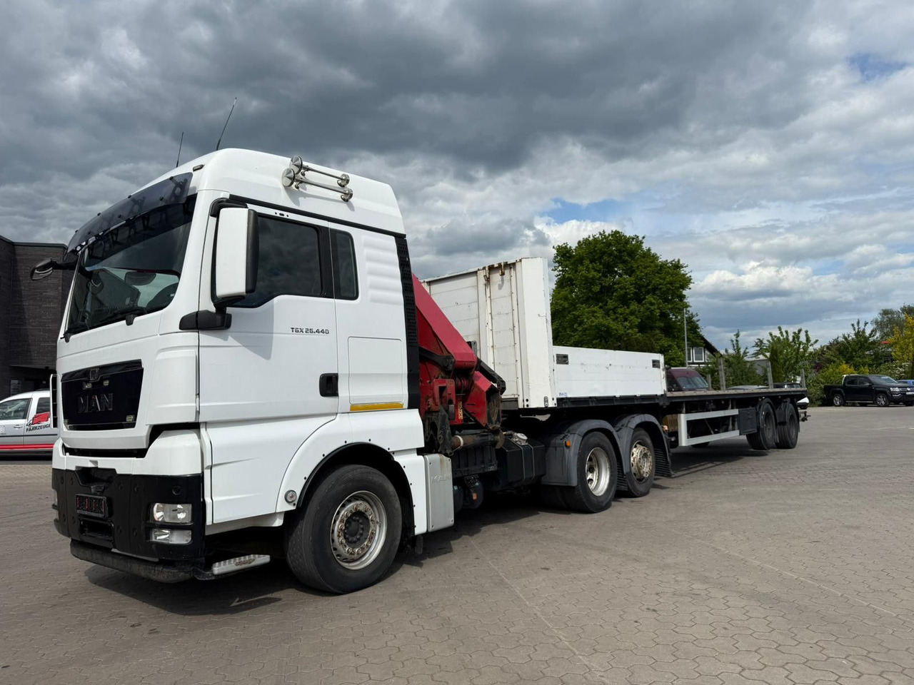MAN TGX 26.440 6x2 mit HMF 3000-5 Kran - Tegljač: slika 2 MAN TGX 26.440 6x2 mit HMF 3000-5 Kran - Tegljač: slika 2