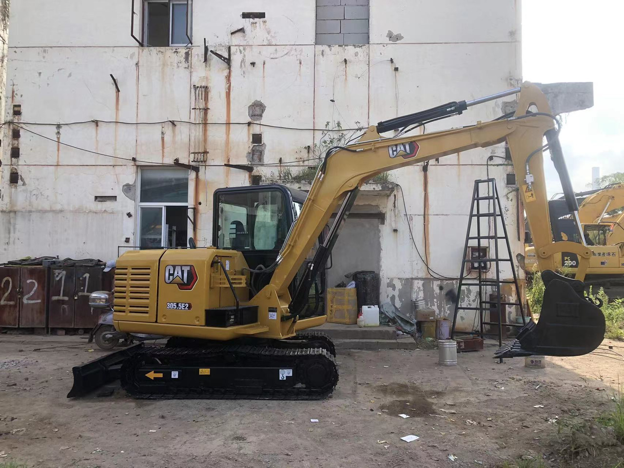 CATERPILLAR 305.5E - Mini bager: slika 2 CATERPILLAR 305.5E - Mini bager: slika 2