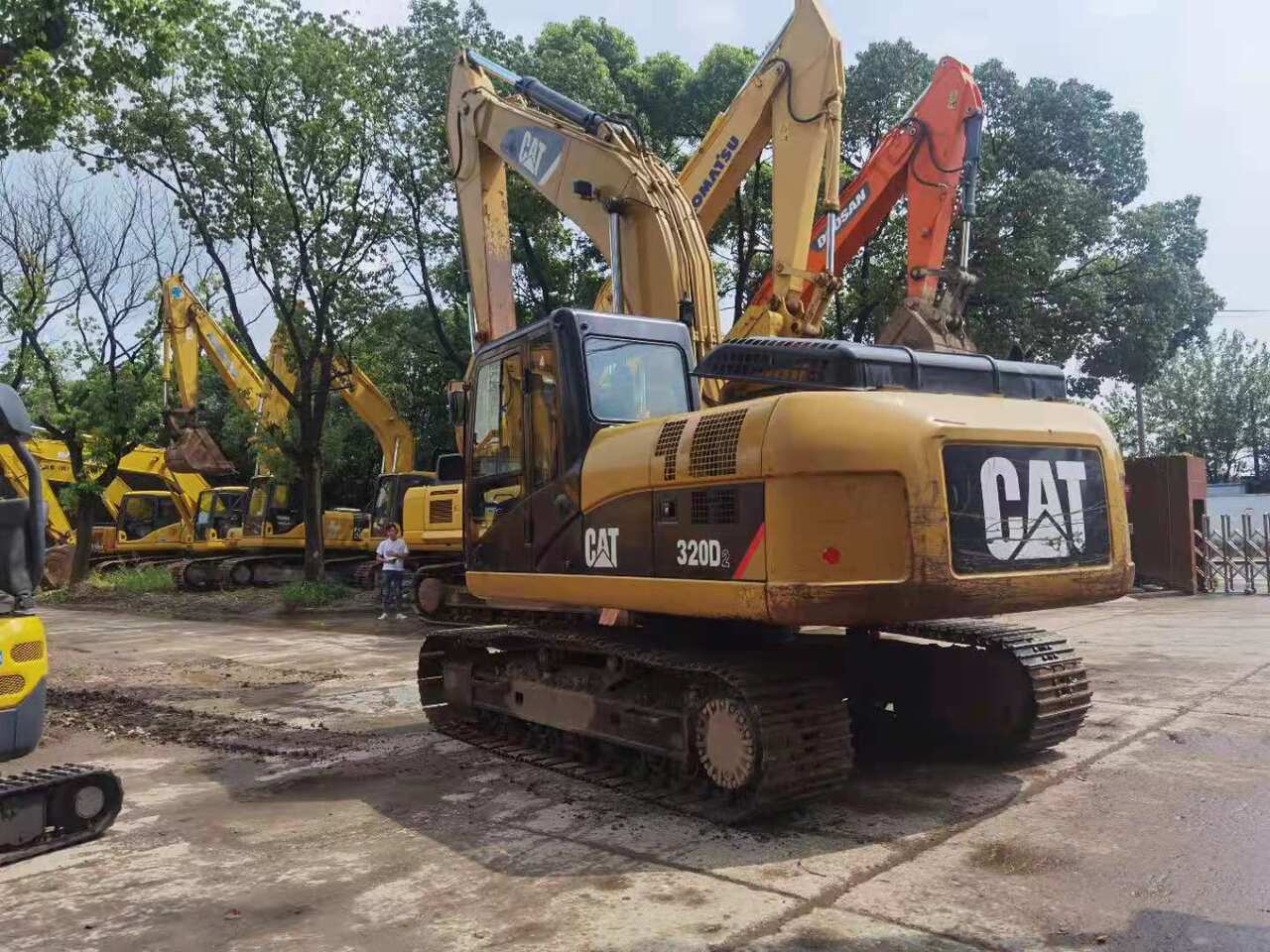 Bager guseničar CATERPILLAR 320D2: slika 6