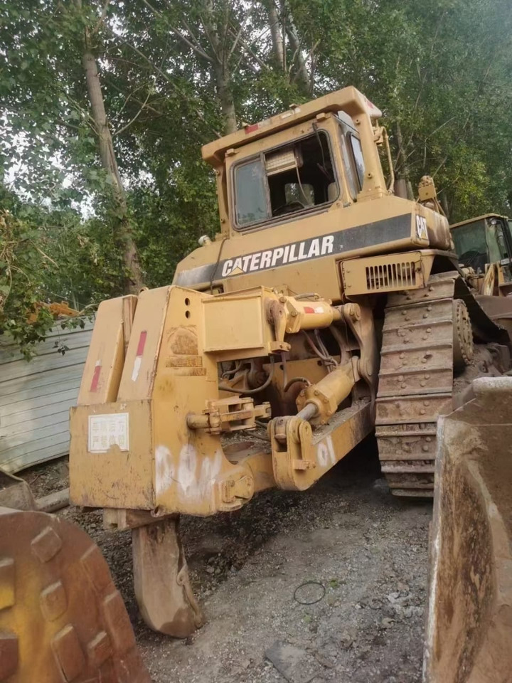CATERPILLAR D8N - Buldožer: slika 1 CATERPILLAR D8N - Buldožer: slika 1