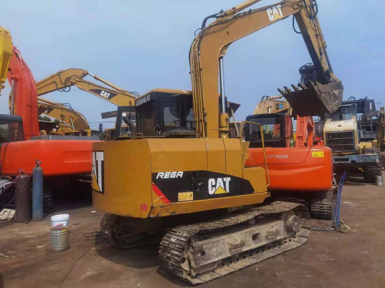 CATERPILLAR E70B - Bager guseničar: slika 1 CATERPILLAR E70B - Bager guseničar: slika 1