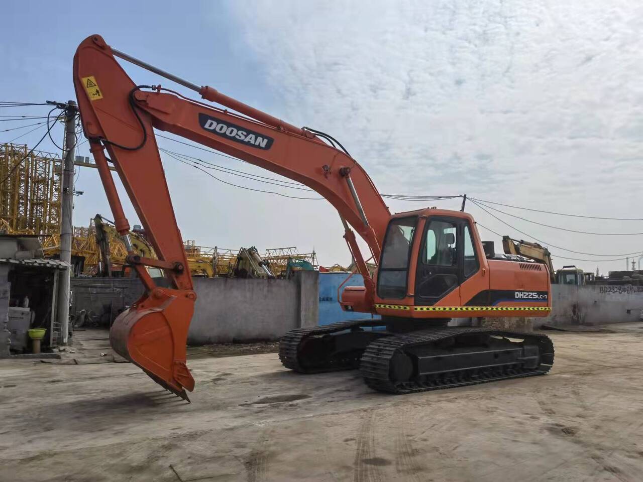 DOOSAN DH225LC-7 - Bager guseničar: slika 3 DOOSAN DH225LC-7 - Bager guseničar: slika 3