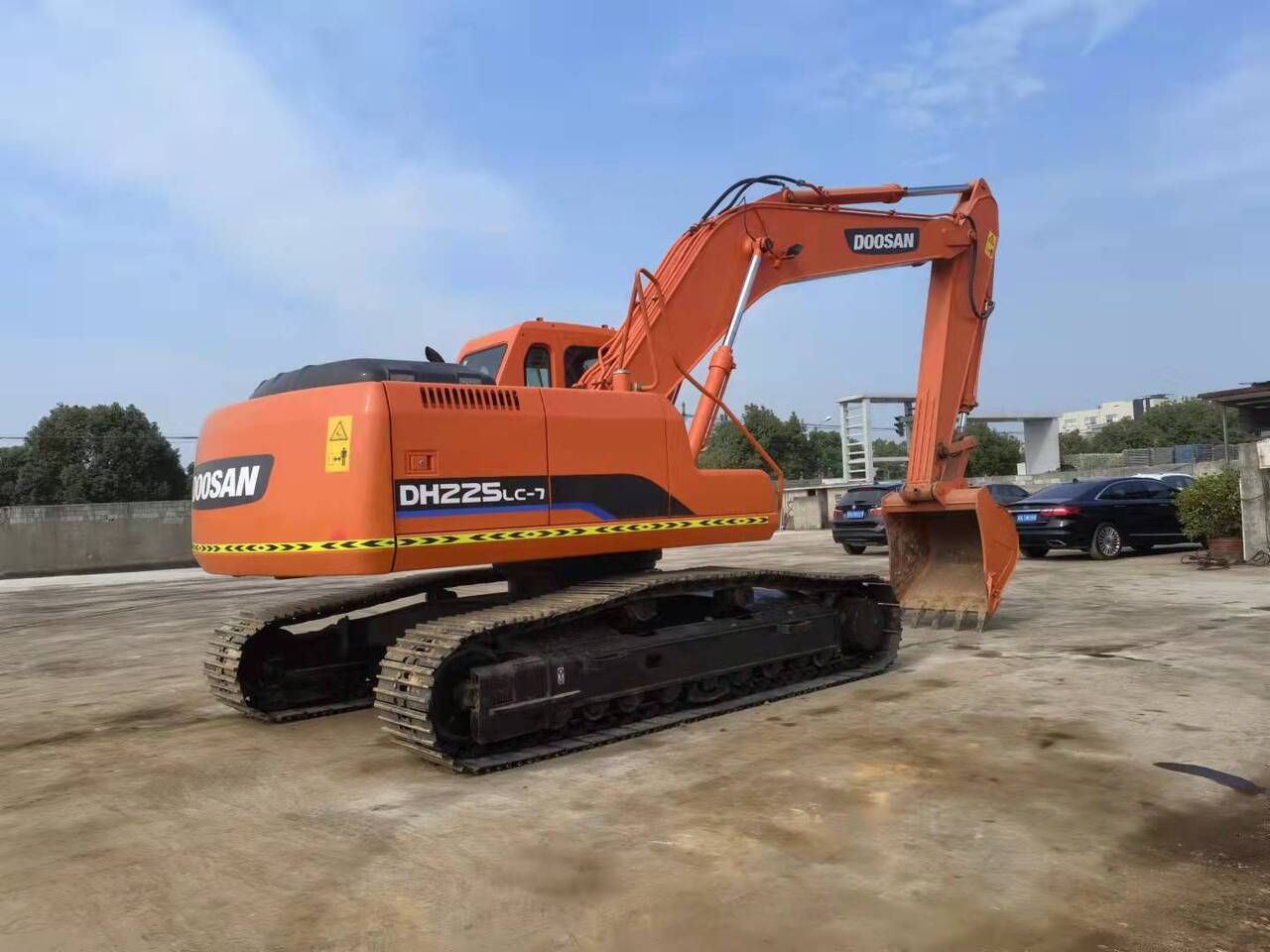 DOOSAN DH225LC-7 - Bager guseničar: slika 1 DOOSAN DH225LC-7 - Bager guseničar: slika 1