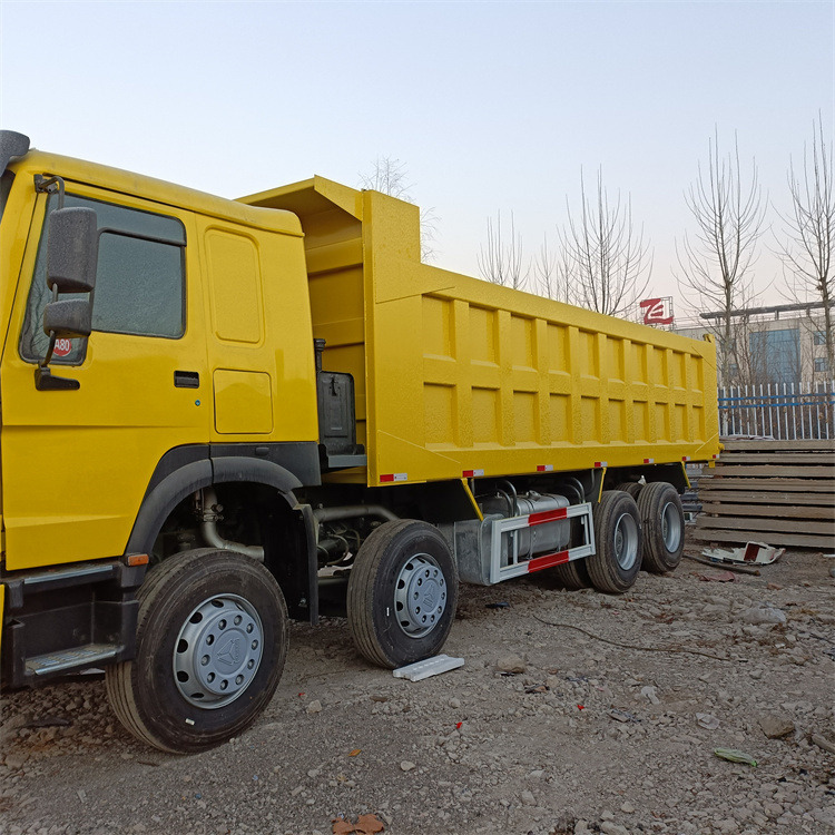 Istovarivač HOWO HOWO 8x4 371hp-Yellow: slika 10