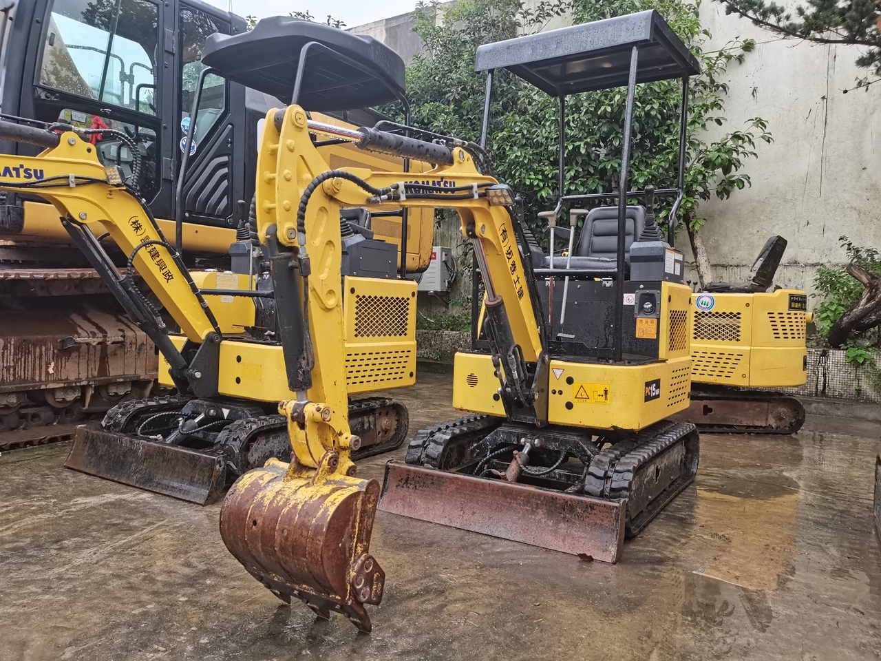 KOMATSU PC15MR - Mini bager: slika 1 KOMATSU PC15MR - Mini bager: slika 1