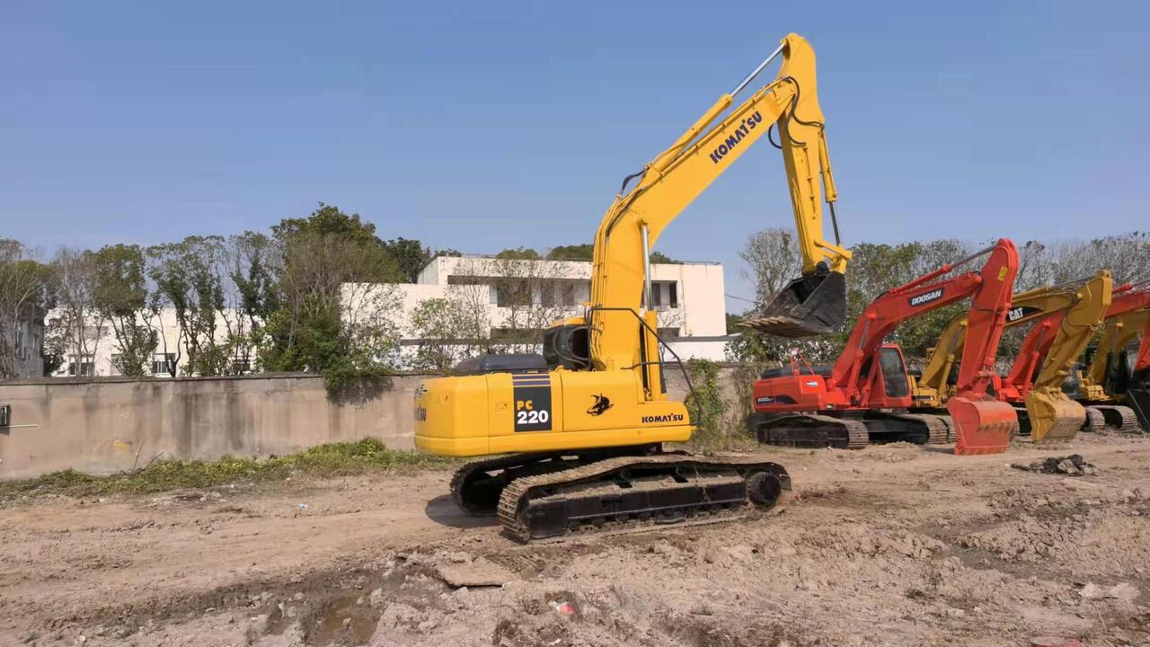 KOMATSU PC220-7 - Bager guseničar: slika 4 KOMATSU PC220-7 - Bager guseničar: slika 4