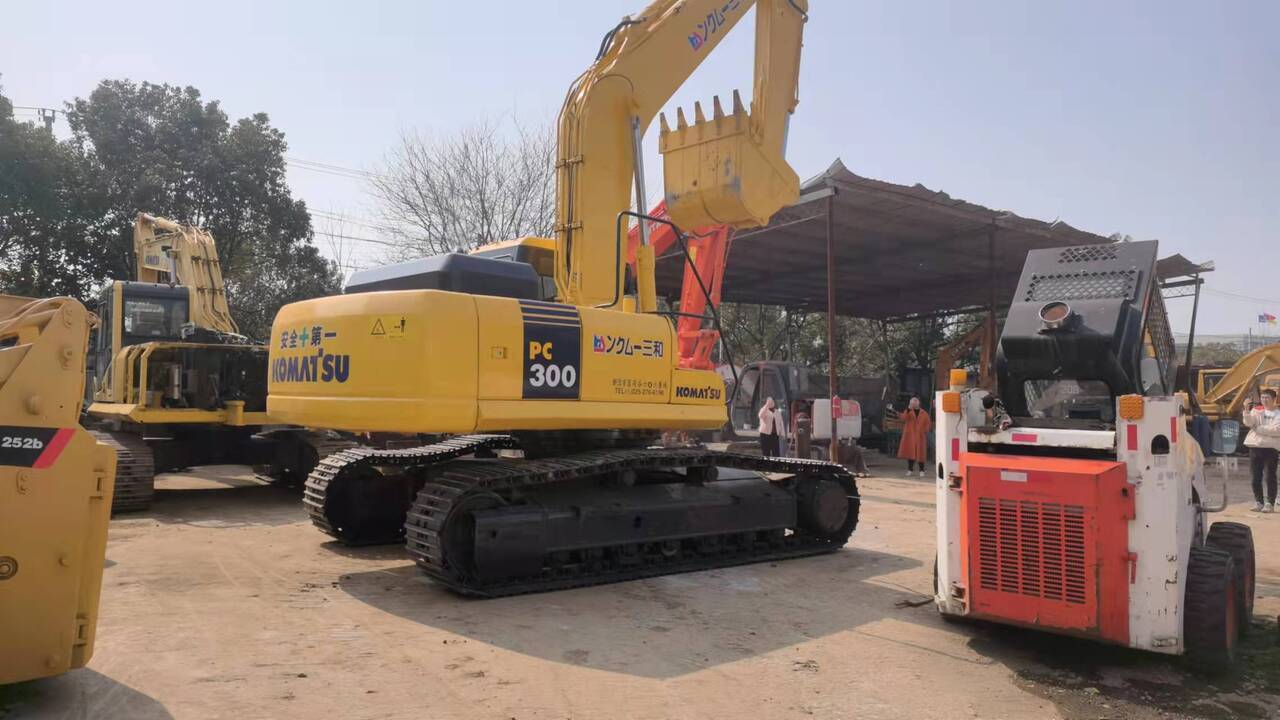 KOMATSU PC300-7 - Bager guseničar: slika 1 KOMATSU PC300-7 - Bager guseničar: slika 1
