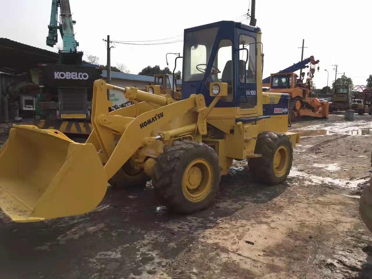 KOMATSU WA100 - Utovarivač točkaš: slika 2 KOMATSU WA100 - Utovarivač točkaš: slika 2