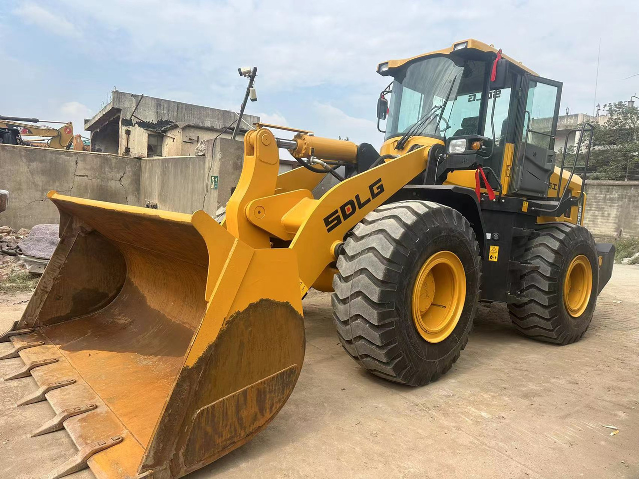 SDLG LG956F - Bager guseničar: slika 1 SDLG LG956F - Bager guseničar: slika 1