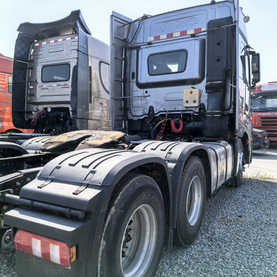 JAC 6x4 K7 - Tegljač: slika 3 JAC 6x4 K7 - Tegljač: slika 3