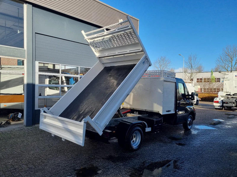 Iveco Daily 35C18 3.0D Kipper Hi-Matic Euro 6 GVW 3500 kg - Dostavno vozilo kiper: slika 2 Iveco Daily 35C18 3.0D Kipper Hi-Matic Euro 6 GVW 3500 kg - Dostavno vozilo kiper: slika 2