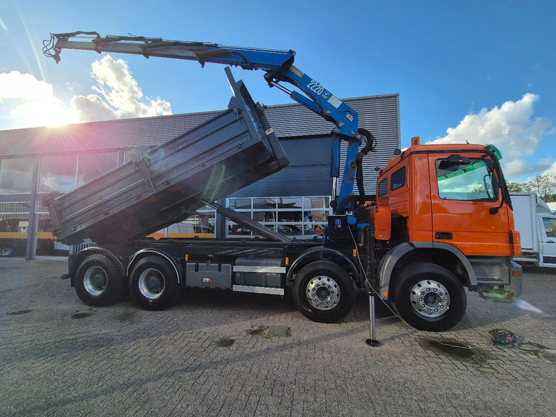 Mercedes-Benz Actros 3241 8X4 Containersysteem/ 20T HMF crane/ Manual - Kamion sa hidrauličnom kukom, Kamion sa dizalicom: slika 2 Mercedes-Benz Actros 3241 8X4 Containersysteem/ 20T HMF crane/ Manual - Kamion sa hidrauličnom kukom, Kamion sa dizalicom: slika 2