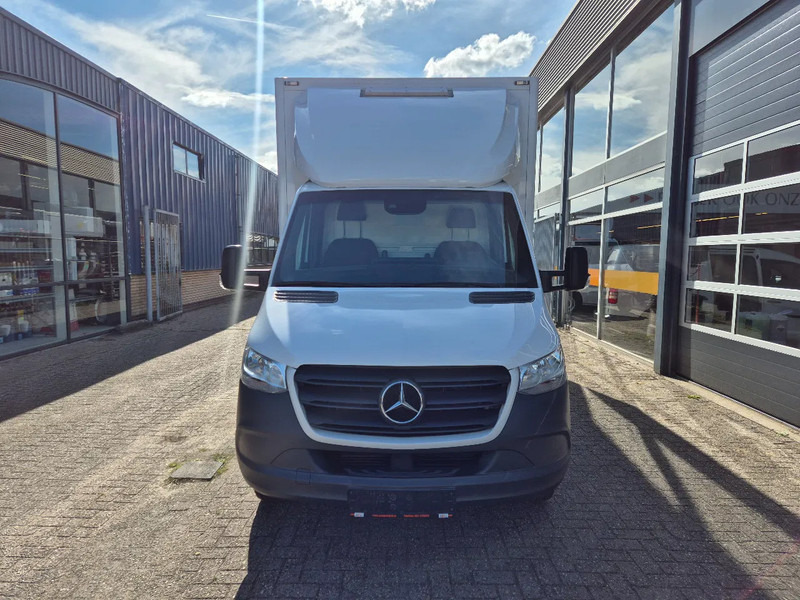Mercedes-Benz Sprinter 516 CDI BE Clixtar/ Webasto/ 27 KUB/ Nutzlast 3.3T/ 073688 - Dostavno vozilo sa zatvorenim sandukom: slika 4 Mercedes-Benz Sprinter 516 CDI BE Clixtar/ Webasto/ 27 KUB/ Nutzlast 3.3T/ 073688 - Dostavno vozilo sa zatvorenim sandukom: slika 4