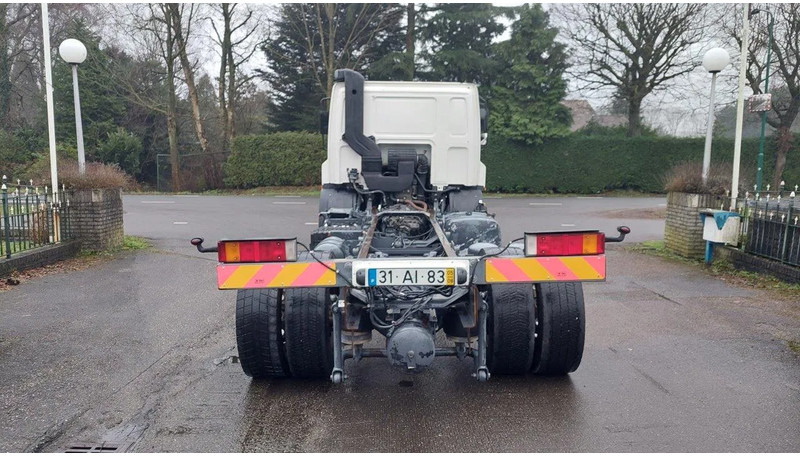 DAF CF 310 4x2 Chassis - Kamion sa golom šasijom i zatvorenom kabinom: slika 5 DAF CF 310 4x2 Chassis - Kamion sa golom šasijom i zatvorenom kabinom: slika 5