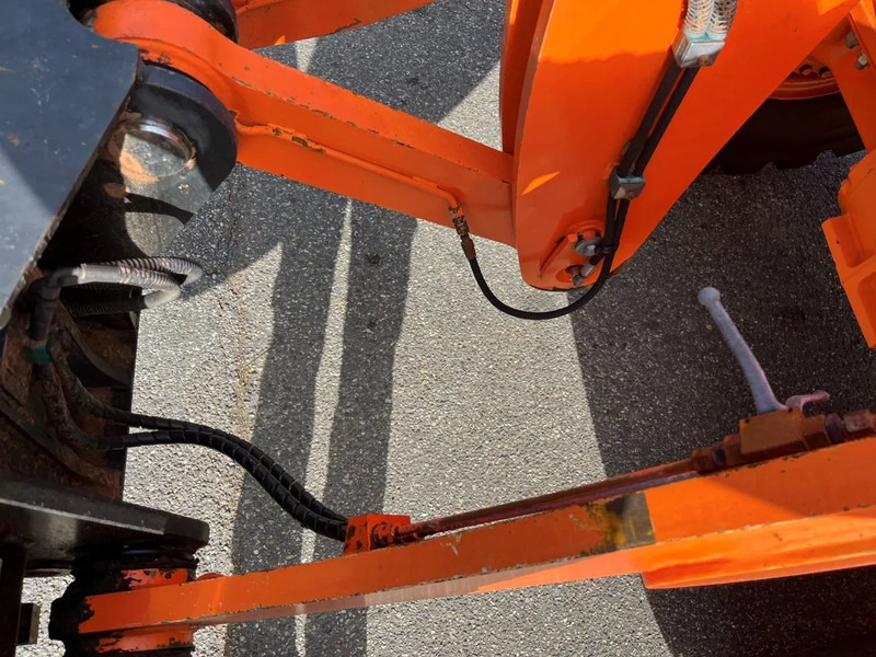 Doosan DL250 - Utovarivač točkaš: slika 5 Doosan DL250 - Utovarivač točkaš: slika 5