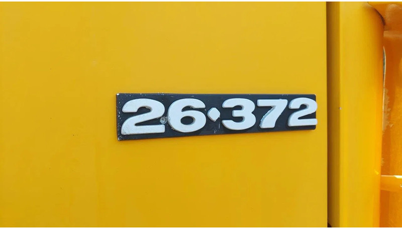 MAN 26.372 MANUAL ZF GEARBOX STEEL SUSPENSION 6X4 - Kamion sa golom šasijom i zatvorenom kabinom: slika 5 MAN 26.372 MANUAL ZF GEARBOX STEEL SUSPENSION 6X4 - Kamion sa golom šasijom i zatvorenom kabinom: slika 5