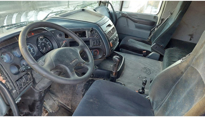 Tegljač DAF XF 95.430 EURO 2 MANUAL GEARBOX: slika 8