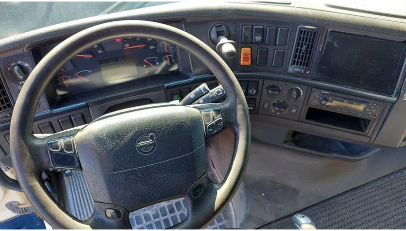 Tegljač Volvo FH 12.420: slika 10