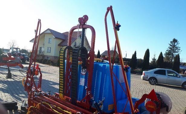 BIARZDKI Opryskiwacz zawieszany 1000 l / 15 - Prskalica montirana na traktor: slika 2 BIARZDKI Opryskiwacz zawieszany 1000 l / 15 - Prskalica montirana na traktor: slika 2
