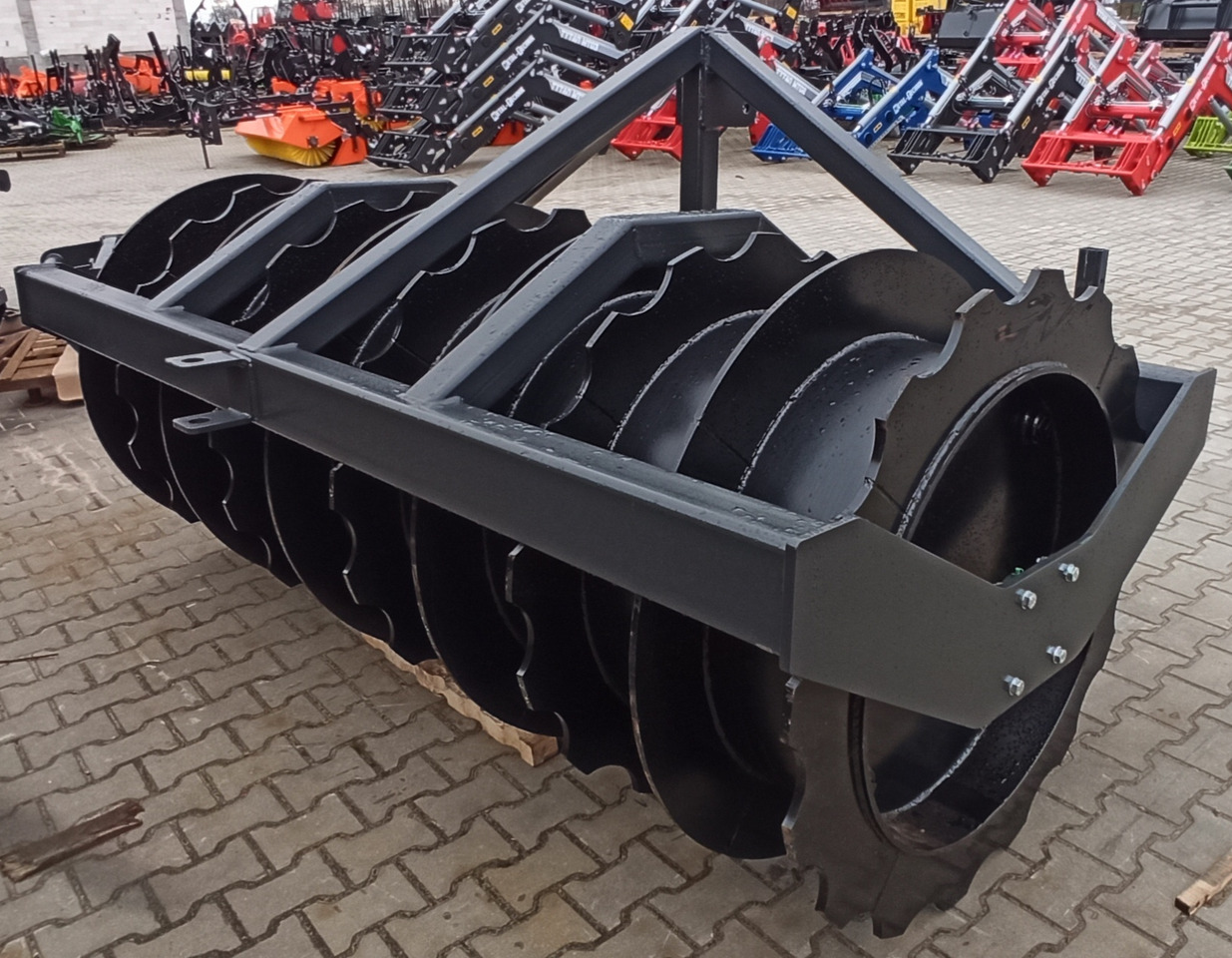 METAL-TECHNIK Wał pryzmowy - Valjak za poljoprivredu: slika 3 METAL-TECHNIK Wał pryzmowy - Valjak za poljoprivredu: slika 3