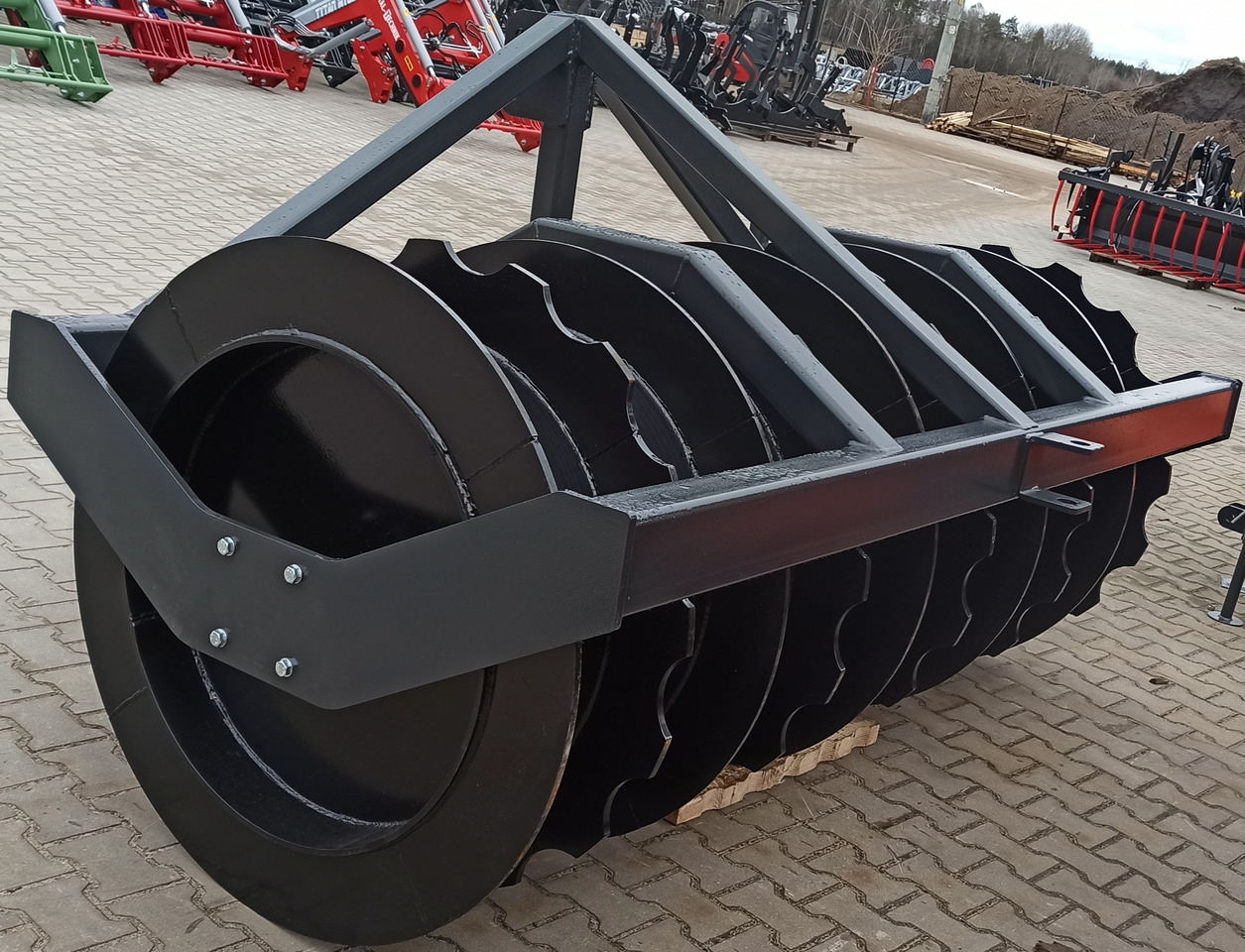 METAL-TECHNIK Wał pryzmowy - Valjak za poljoprivredu: slika 2 METAL-TECHNIK Wał pryzmowy - Valjak za poljoprivredu: slika 2