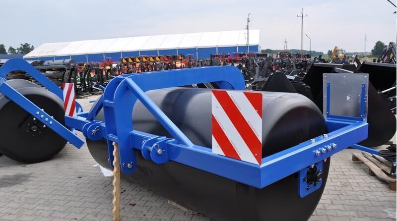 Metal-Technik Wał 2.7 m łąkowo-polowy - Valjak za poljoprivredu: slika 1 Metal-Technik Wał 2.7 m łąkowo-polowy - Valjak za poljoprivredu: slika 1