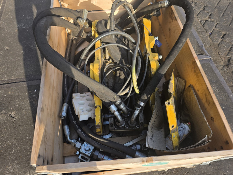 Liebherr likufix sw33 likufix sw 33 schnelwechsler - Brza spojnica za Građevinska mašina: slika 2 Liebherr likufix sw33 likufix sw 33 schnelwechsler - Brza spojnica za Građevinska mašina: slika 2