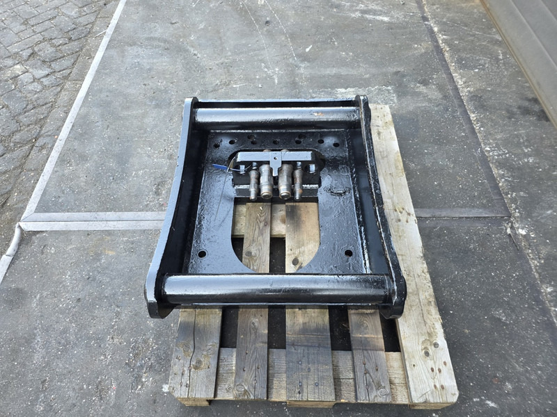 Fuchs fqc sennebogen adaptor plate FQC liebherr sennebogen fqc plate shear - Brza spojnica za Građevinska mašina: slika 1 Fuchs fqc sennebogen adaptor plate FQC liebherr sennebogen fqc plate shear - Brza spojnica za Građevinska mašina: slika 1