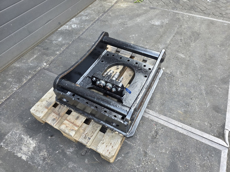 Fuchs fqc sennebogen adaptor plate FQC liebherr sennebogen fqc plate shear - Brza spojnica za Građevinska mašina: slika 3 Fuchs fqc sennebogen adaptor plate FQC liebherr sennebogen fqc plate shear - Brza spojnica za Građevinska mašina: slika 3