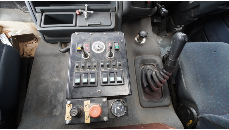 DAF 65.180 ATI STREET SWEPER RH DRIVE MANUAL GARBOX 96.000KM - Autočistilica: slika 5 DAF 65.180 ATI STREET SWEPER RH DRIVE MANUAL GARBOX 96.000KM - Autočistilica: slika 5