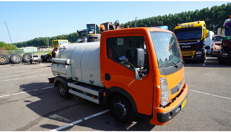 Renault Maxity 130-35/6 CC BROKEN ENGINE HIGH PRESSURE AND VACUUM SYSTEM - Dostavno vozilo: slika 4 Renault Maxity 130-35/6 CC BROKEN ENGINE HIGH PRESSURE AND VACUUM SYSTEM - Dostavno vozilo: slika 4