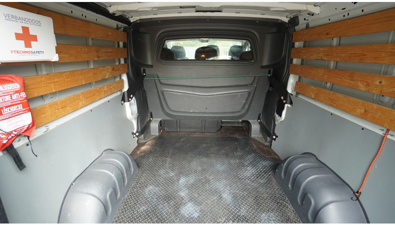 Dostavno vozilo sa zatvorenim sandukom, Dostavno vozilo sa duplom kabinom Fiat Talento 120 MULTI JET 6 SEATS: slika 6