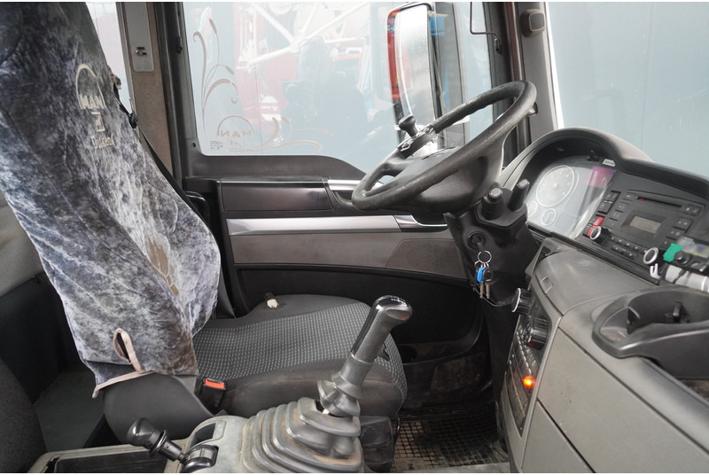 MAN TGS 35.400 8x4 HOOKARM SYSTEM MANUAL GEARBOX - Kamion sa hidrauličnom kukom: slika 5 MAN TGS 35.400 8x4 HOOKARM SYSTEM MANUAL GEARBOX - Kamion sa hidrauličnom kukom: slika 5