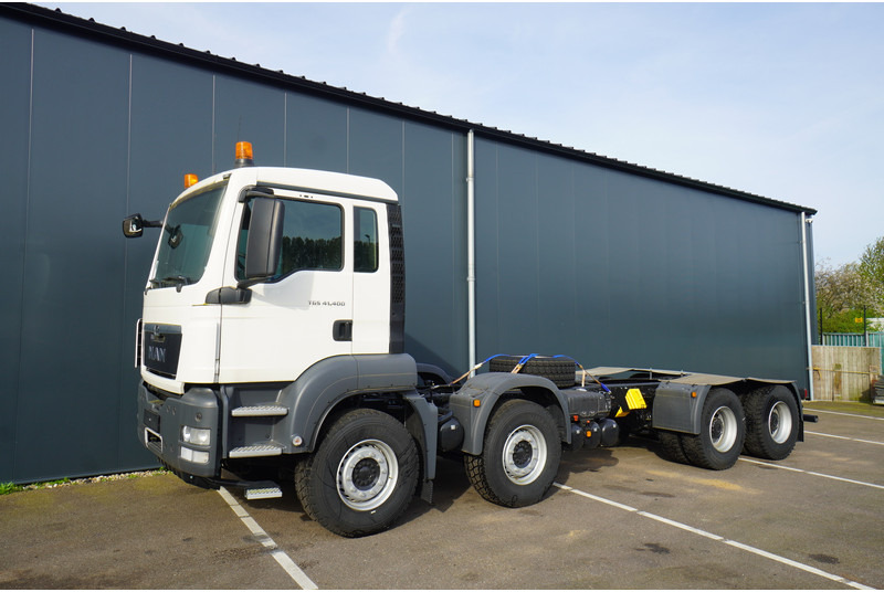 MAN TGS41.400 8X4 BB-WW NEW UNUSED CHASSIS EURO3 - Kamion sa golom šasijom i zatvorenom kabinom: slika 3 MAN TGS41.400 8X4 BB-WW NEW UNUSED CHASSIS EURO3 - Kamion sa golom šasijom i zatvorenom kabinom: slika 3