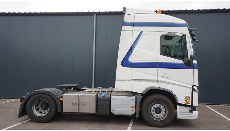 Volvo FH 420 ADR EURO 6 GLOBETROTTER - Tegljač: slika 2 Volvo FH 420 ADR EURO 6 GLOBETROTTER - Tegljač: slika 2
