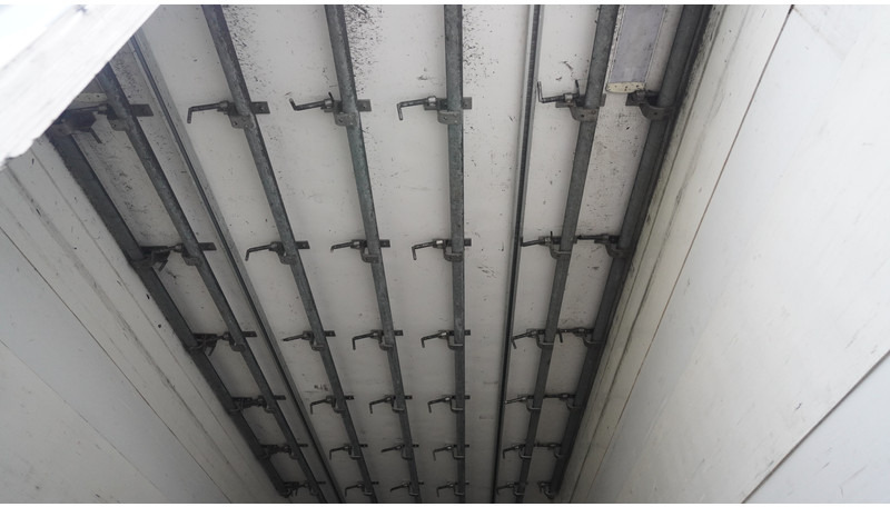 Van Eck 3 AXLE FRIGO WITH MEAT HOOK SYSTEM - Poluprikolica hladnjače: slika 4 Van Eck 3 AXLE FRIGO WITH MEAT HOOK SYSTEM - Poluprikolica hladnjače: slika 4
