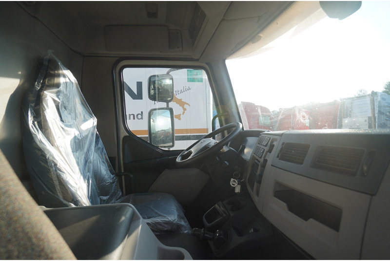 Volvo FL 280 CLOSED BOX BROKEN ENGINE NOT DRIVABLE - Kamion sa zatvorenim sandukom: slika 5 Volvo FL 280 CLOSED BOX BROKEN ENGINE NOT DRIVABLE - Kamion sa zatvorenim sandukom: slika 5