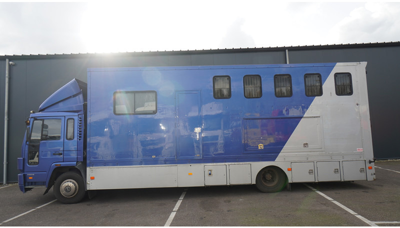 Volvo FL 6-9 HORSE TRANSPORT 341.000KM MANUAL GEARBOX - Kamion za prevoz konja: slika 1 Volvo FL 6-9 HORSE TRANSPORT 341.000KM MANUAL GEARBOX - Kamion za prevoz konja: slika 1