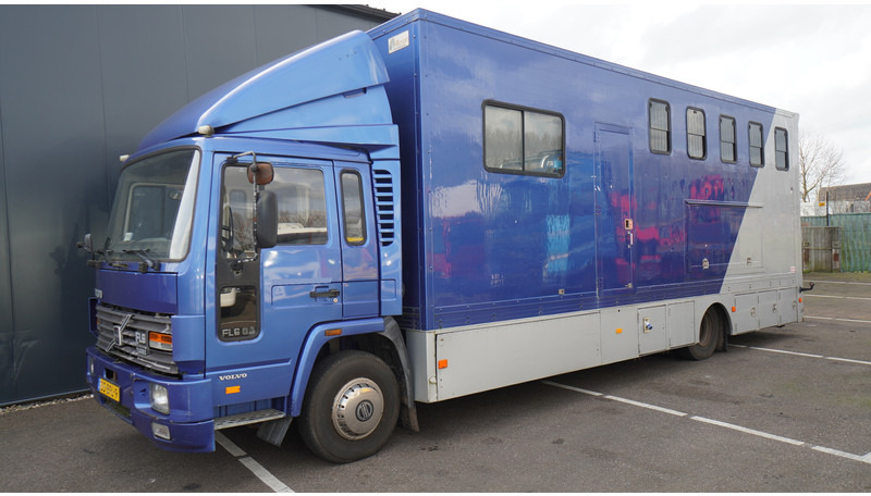 Volvo FL 6-9 HORSE TRANSPORT 341.000KM MANUAL GEARBOX - Kamion za prevoz konja: slika 3 Volvo FL 6-9 HORSE TRANSPORT 341.000KM MANUAL GEARBOX - Kamion za prevoz konja: slika 3