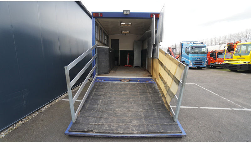 Volvo FL 6-9 HORSE TRANSPORT 341.000KM MANUAL GEARBOX - Kamion za prevoz konja: slika 5 Volvo FL 6-9 HORSE TRANSPORT 341.000KM MANUAL GEARBOX - Kamion za prevoz konja: slika 5
