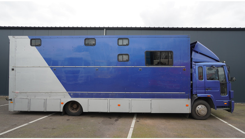 Volvo FL 6-9 HORSE TRANSPORT 341.000KM MANUAL GEARBOX - Kamion za prevoz konja: slika 2 Volvo FL 6-9 HORSE TRANSPORT 341.000KM MANUAL GEARBOX - Kamion za prevoz konja: slika 2