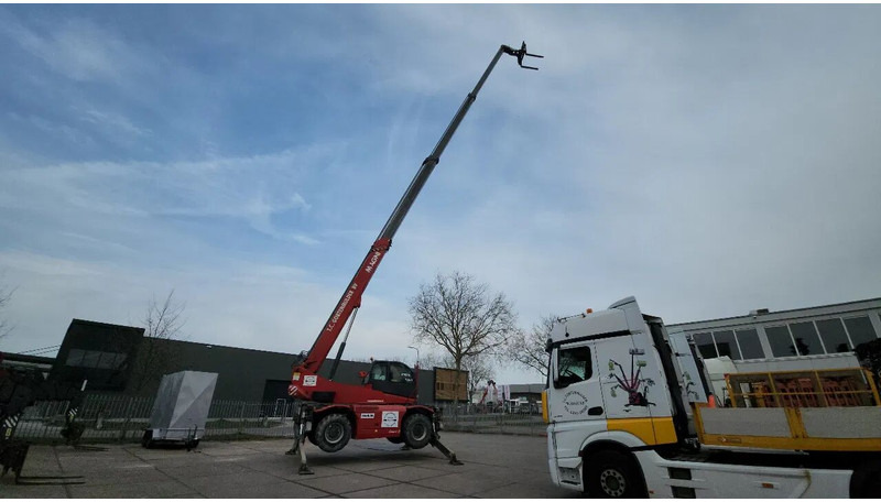 MAGNI 5.25, 2017, Remote, Airco, First owner, 25M - Utovarivač: slika 3 MAGNI 5.25, 2017, Remote, Airco, First owner, 25M - Utovarivač: slika 3