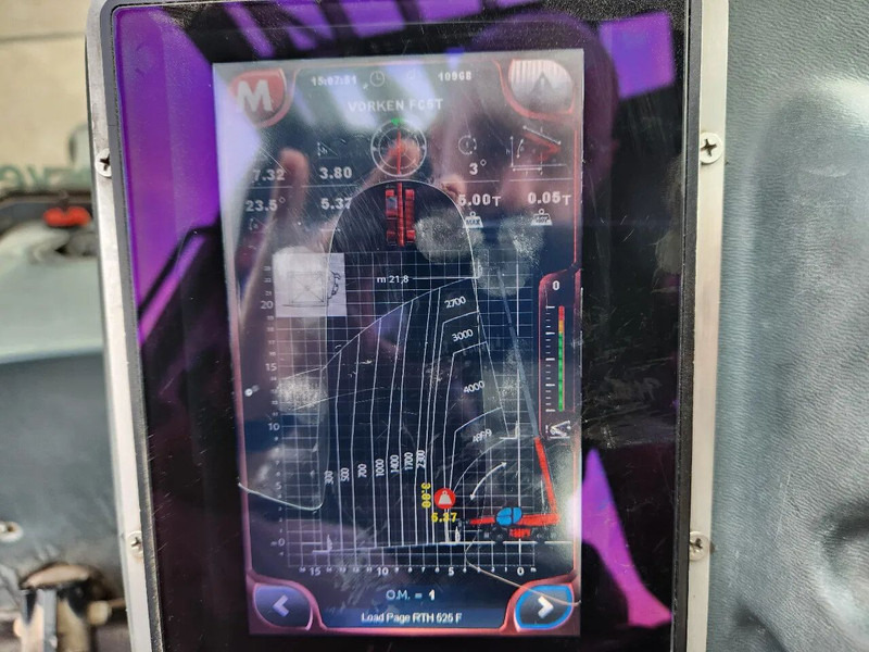 MAGNI 5.25, 2017, Remote, Airco, First owner, 25M - Utovarivač: slika 4 MAGNI 5.25, 2017, Remote, Airco, First owner, 25M - Utovarivač: slika 4